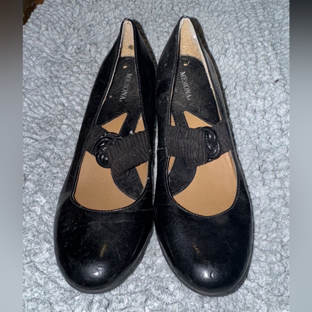 Black Slip-On Shoes with Elastic Band